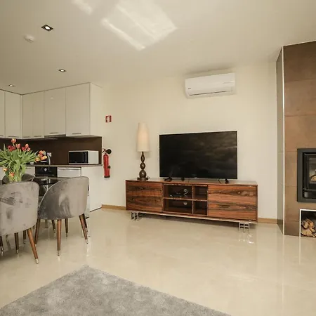 Mountain Whisper Gondramaz