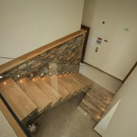 Mountain Whisper Semesterbostad *