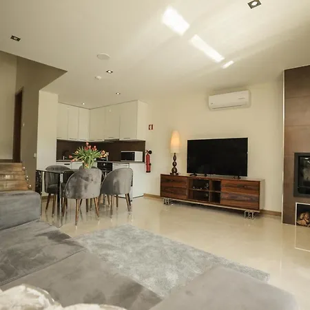 Mountain Whisper Gondramaz