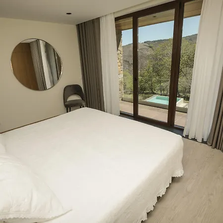 Mountain Whisper Gondramaz