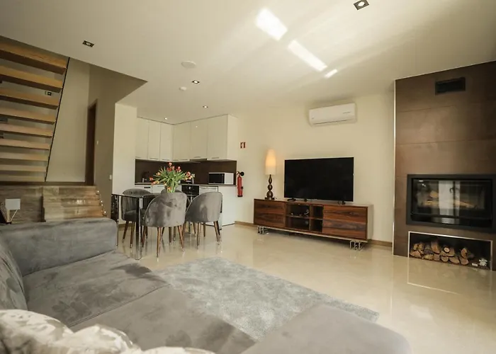 Mountain Whisper Gondramaz