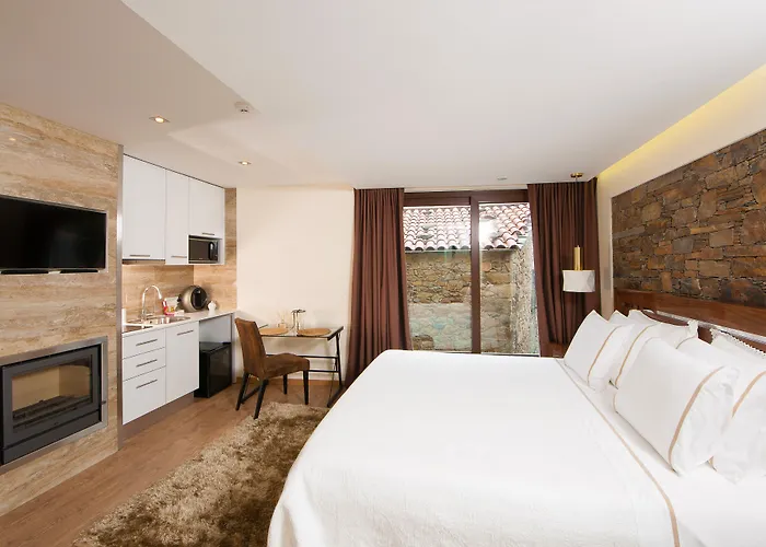 Mountain Whisper Gondramaz