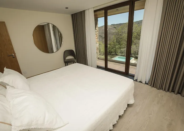 Mountain Whisper Gondramaz